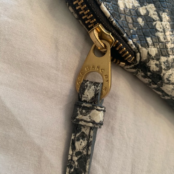 MARC by MARC JACOBS Large Snake Print Clutch - Picture 3 of 4